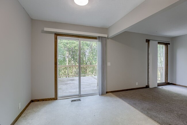 Building Photo - 15102 Normandy Blvd