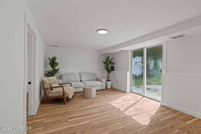Building Photo - 901 Russo Dr