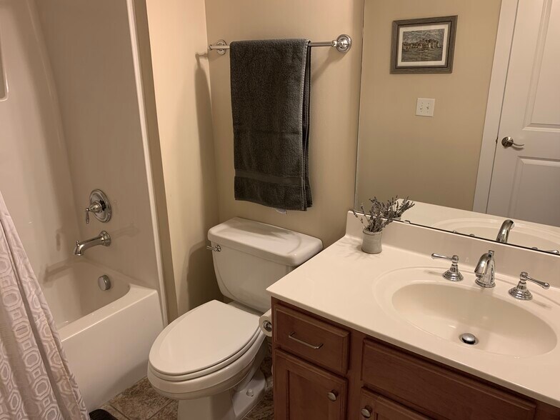 Building Photo - 444 S Blount St