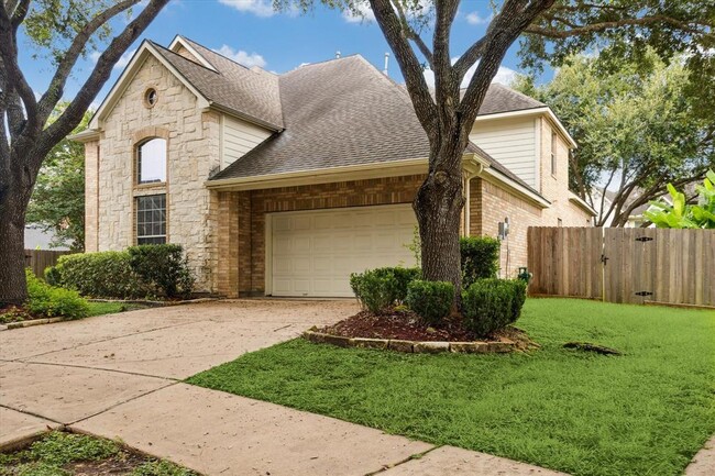 Building Photo - 4422 Roundtree Ln