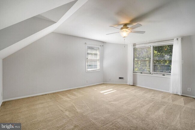 Building Photo - 740 Upland Pl