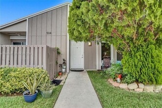 Building Photo - 504 Woodgate Cir