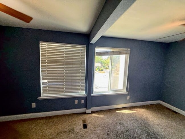Building Photo - 62 Condor Cir