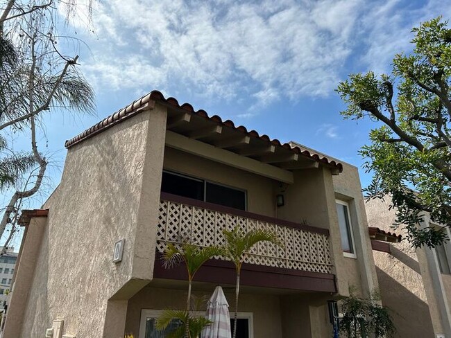 Building Photo - FANTASTIC UPSTRS 2BD 2BA CONDO FOR LEASE!