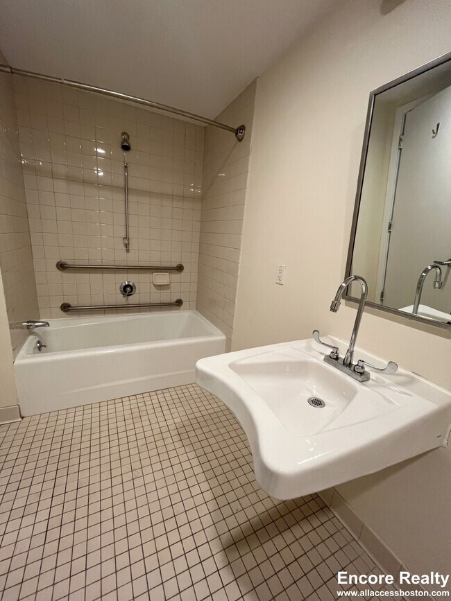 Building Photo - 40 Boylston St