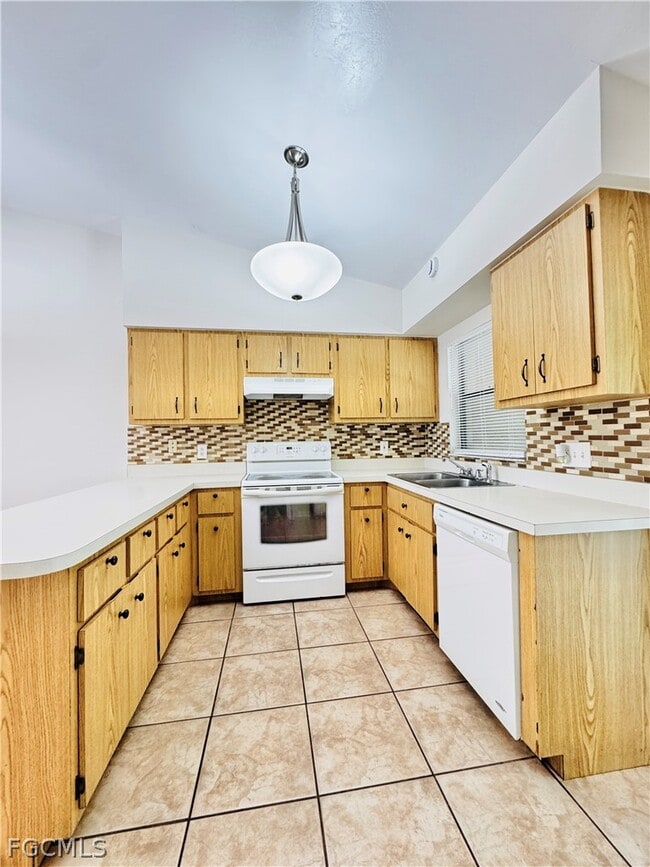 Building Photo - 17405 E Carnegie Cir