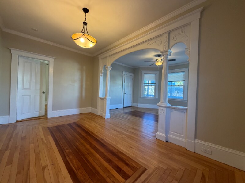 Building Photo - 320 Wood St