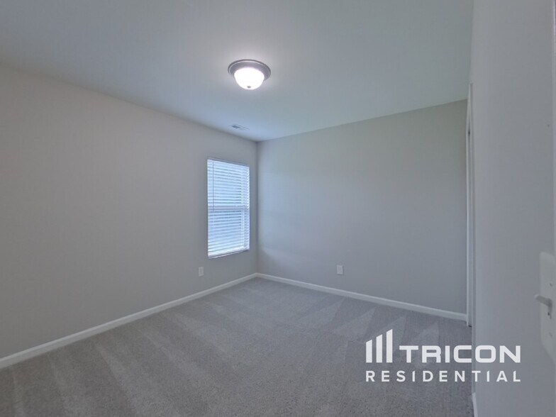 Building Photo - 11505 Sweetbriar Ridge Dr