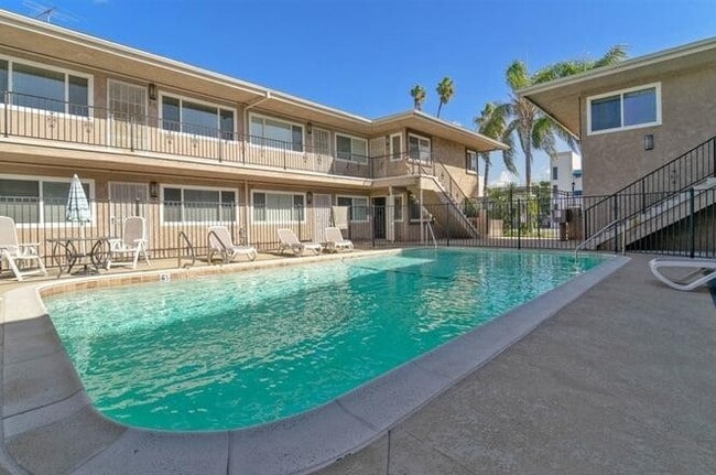 Building Photo - Spacious Beautiful North Park 1 Bed / 1 Bath with Pool