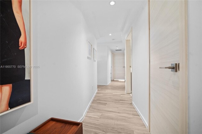 Building Photo - 801 S Miami Ave