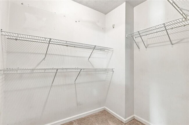 Building Photo - 3063 Kentmere Dr