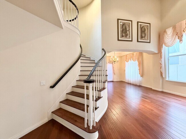 Building Photo - $500 OFF FIRST MONTH! Stunning 4 Bed 4 Bat...