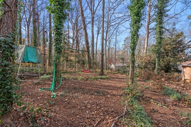 Building Photo - Charming 3-bedroom, 2-bath traditional home situated less than two miles from Clemson University!