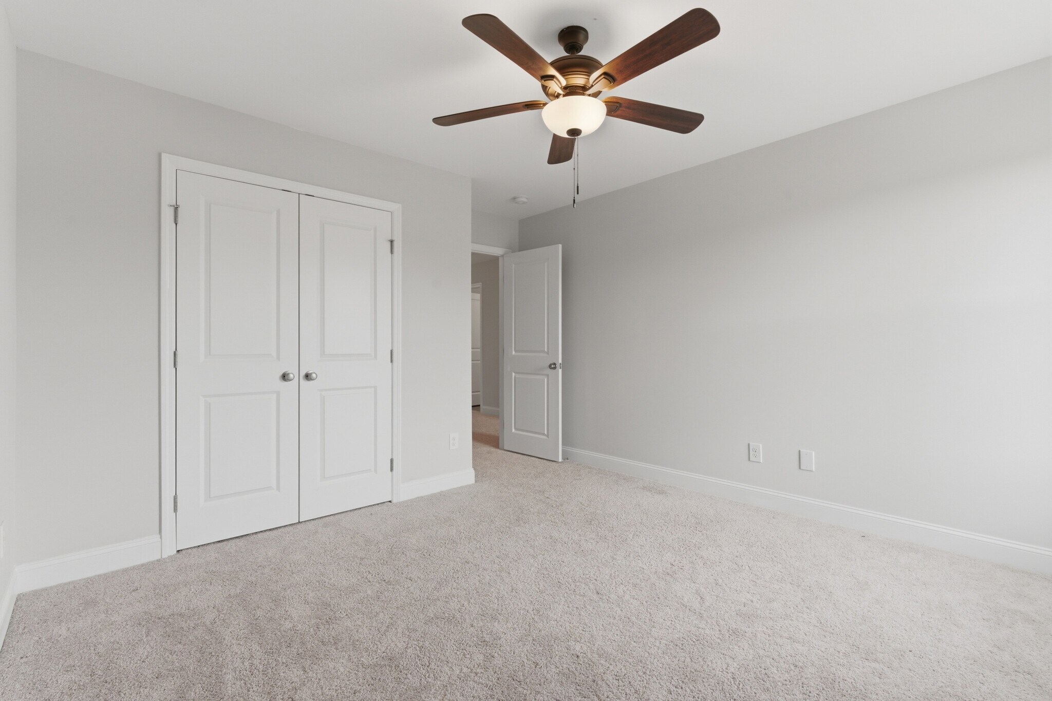 Building Photo - 3237 McClellan Way SE