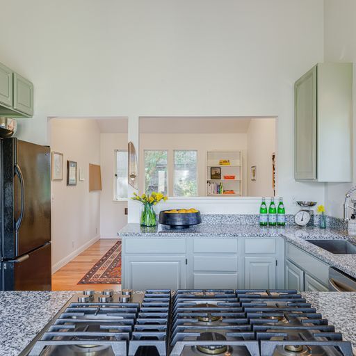 Building Photo - 25 Fir Ave