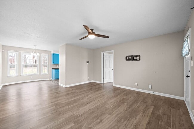 Building Photo - 111 E St