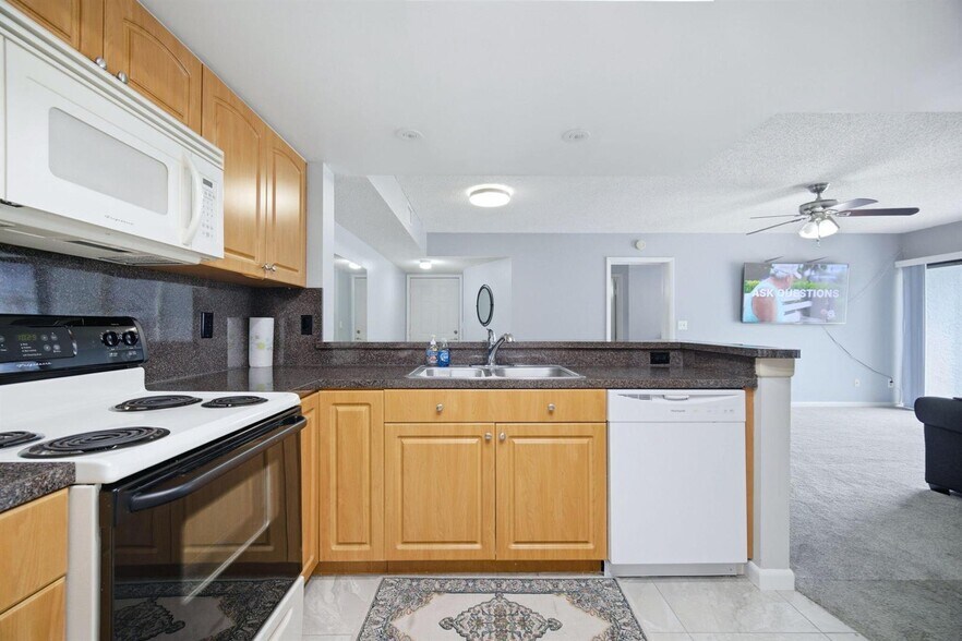 Building Photo - 9244 W Atlantic Blvd