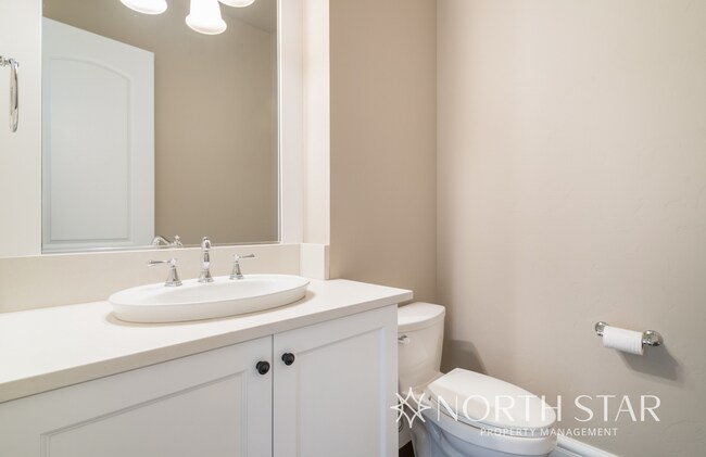 Building Photo - Executive Custom Home with River View on Acreage in West Linn