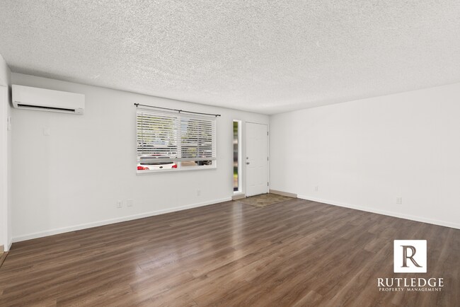 Building Photo - 2250 Crater Lake Ave