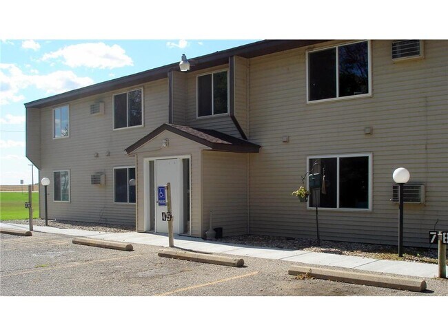 Building Photo - 911 Lakeview St