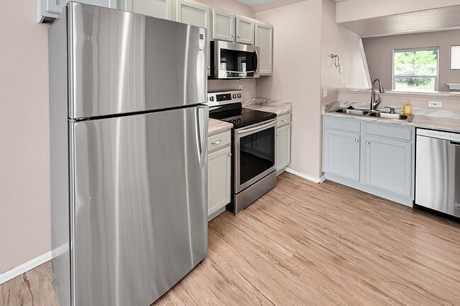 Building Photo - $2,050.00, 3 bed, 2.5 bath, located in Pal...