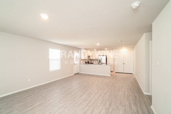 Building Photo - 7014 Winding Shelf