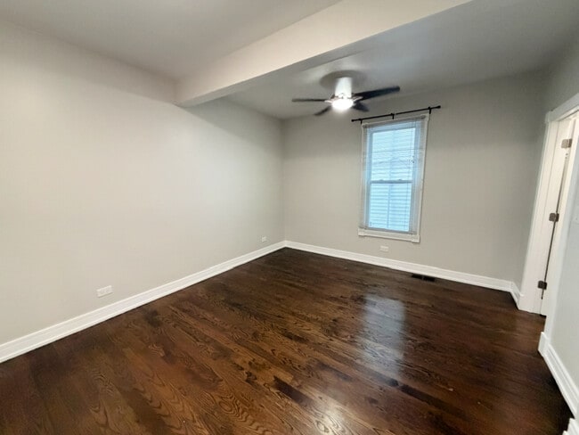 Building Photo - 2700 N Ridgeway Ave