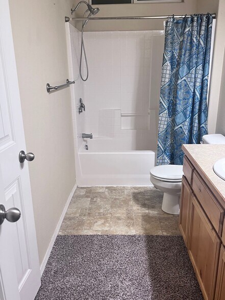 Guest bathroom - 16089 Sunnyfield