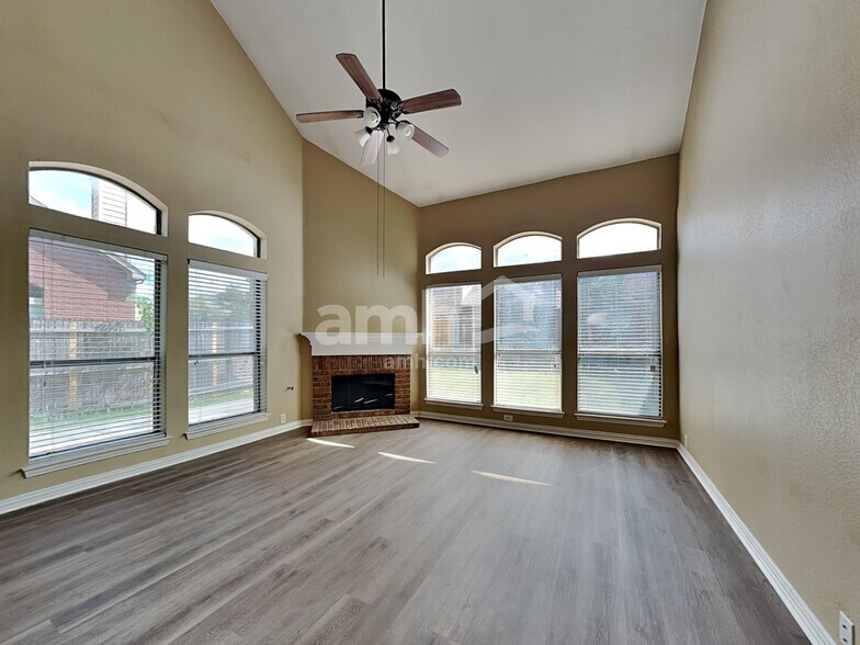 Building Photo - 8683 Dancliff Dr