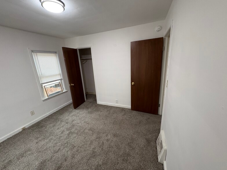 Building Photo - 804 College Ave