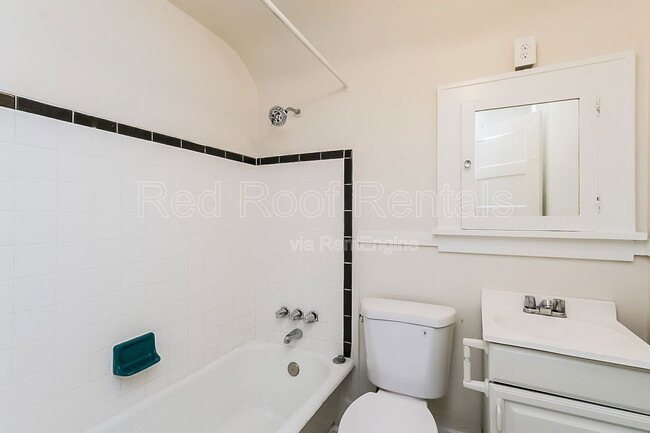 Building Photo - 1319 S 6th Ave