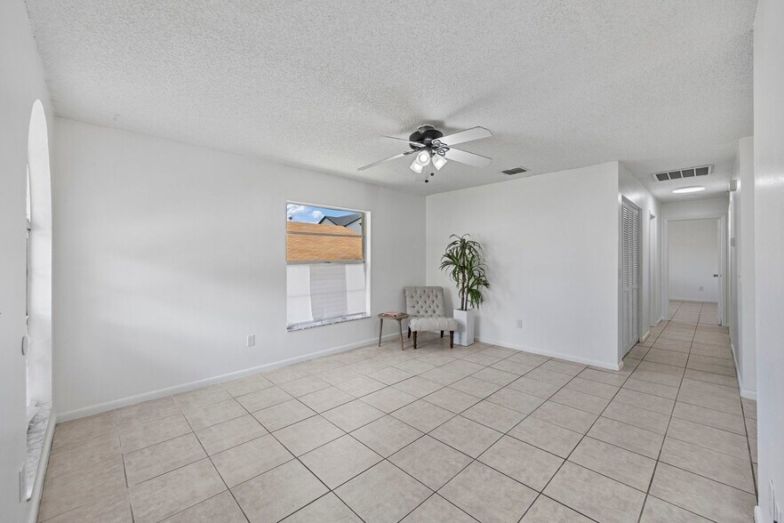 Building Photo - 7416 S Germer St