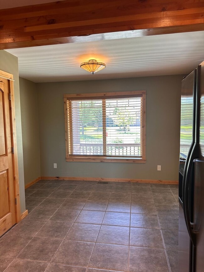 Building Photo - Gorgeous 3 Bedroom Home in Elk Grove Commu...