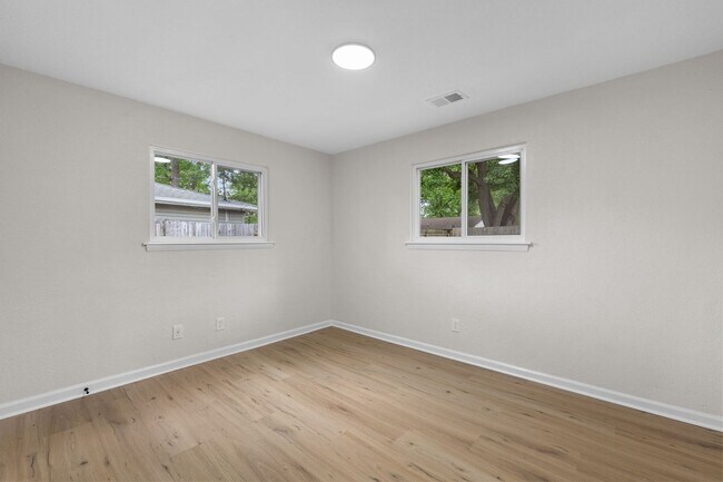 Building Photo - 412 Lineberry Rd