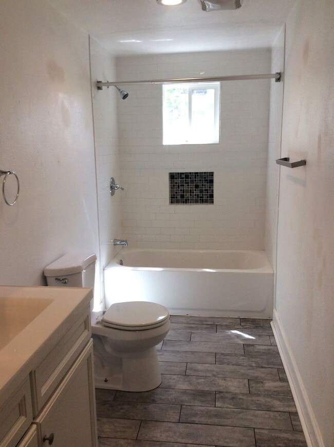 Building Photo - Lovely 3 Bdrm+ -  2 story home in Tacoma! ...