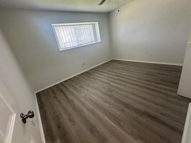 Building Photo - 12808 Dairy Brook Dr