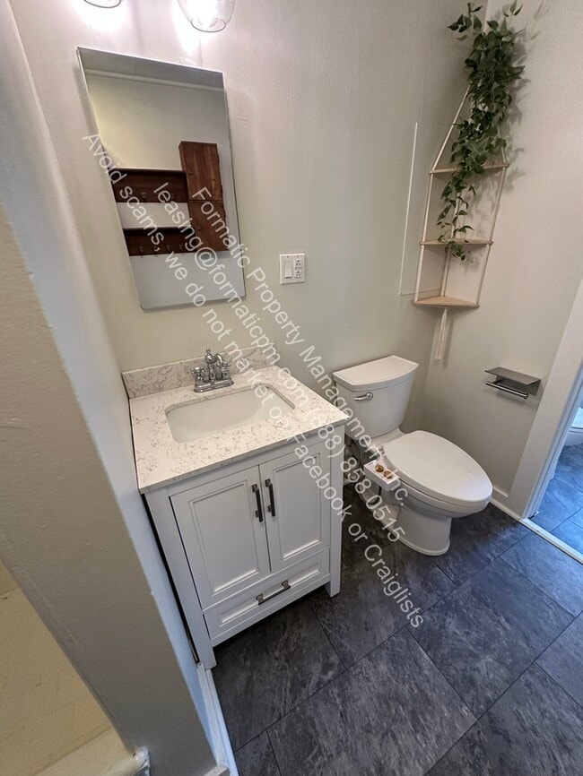 Building Photo - Charming 3-Bedroom Pet-Friendly Home with ...