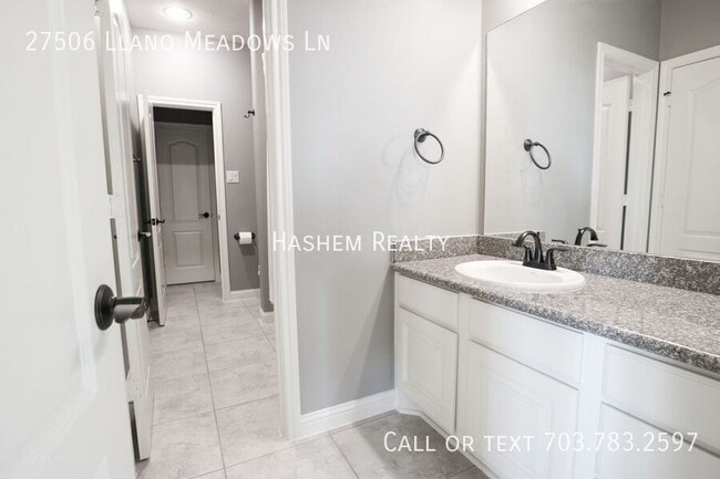 Building Photo - 27506 Llano Meadows Ln