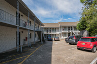 Building Photo - Cliff Corners