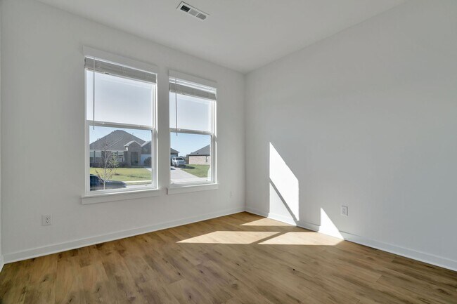 Building Photo - Brand-New 4 Bedroom in Siloam Springs! 3-C...