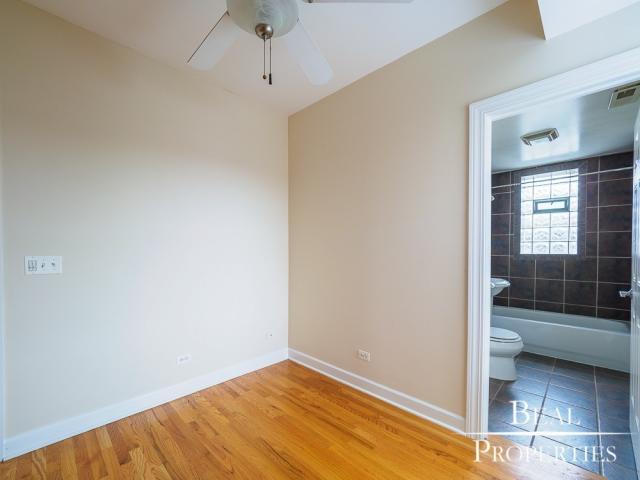 Building Photo - 2 bedroom in CHICAGO IL 60657