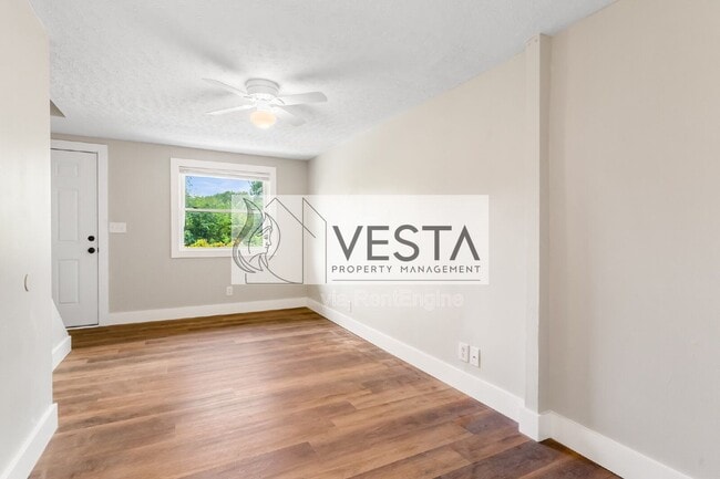 Building Photo - 26 Reid St