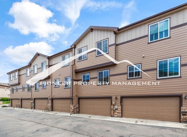 Building Photo - Low-Maintenance Living with Mountain Views! 3BR Townhome, 2-Car Garage & A/C