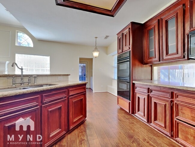 Building Photo - 2219 Garden Terrace Dr
