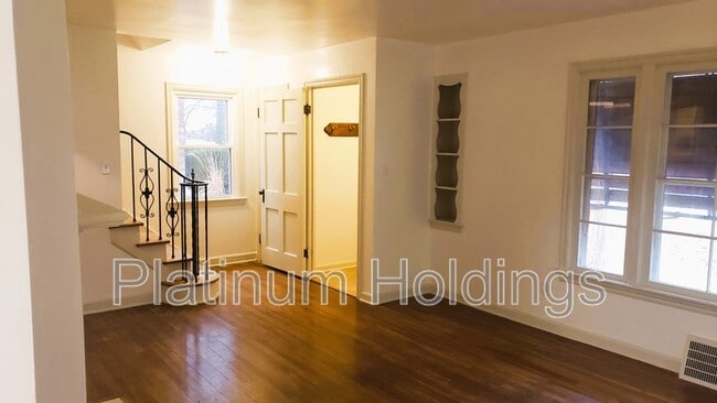 Building Photo - 3781 Northwood Rd