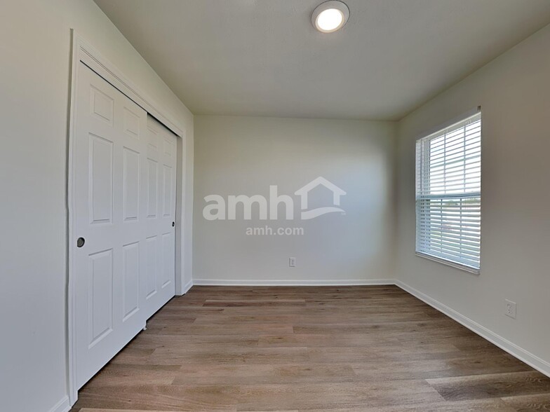 Building Photo - 6532 Kristine Dr