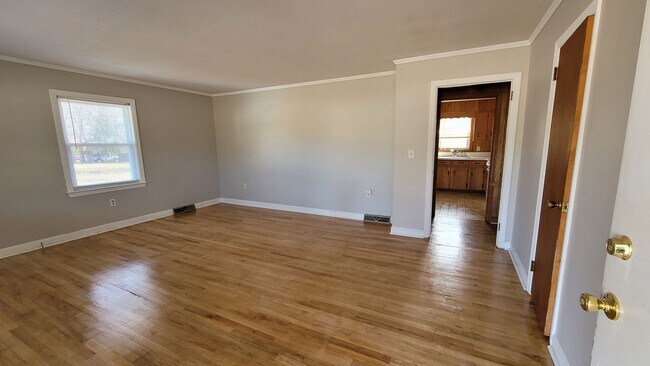 Building Photo - 206 Columbia Ave