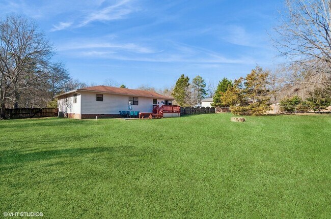 Building Photo - 9938 Sandra Ln