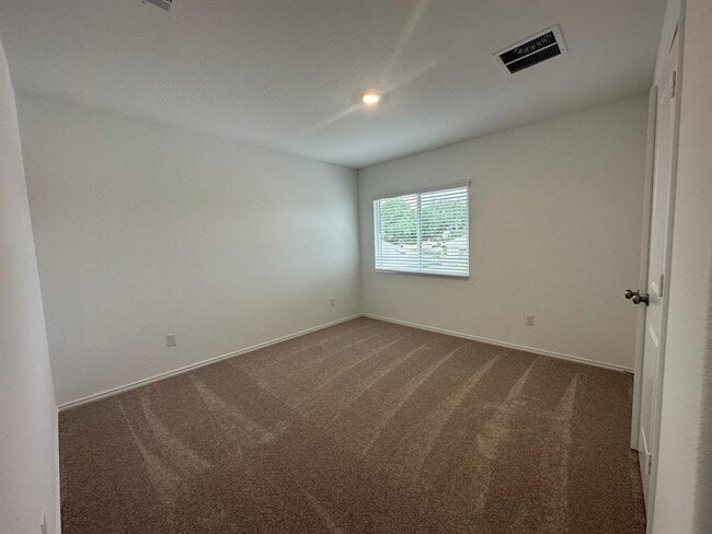 Building Photo - 228 Jeffers
