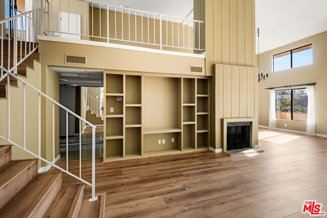 Building Photo - 1944 Glendon Ave